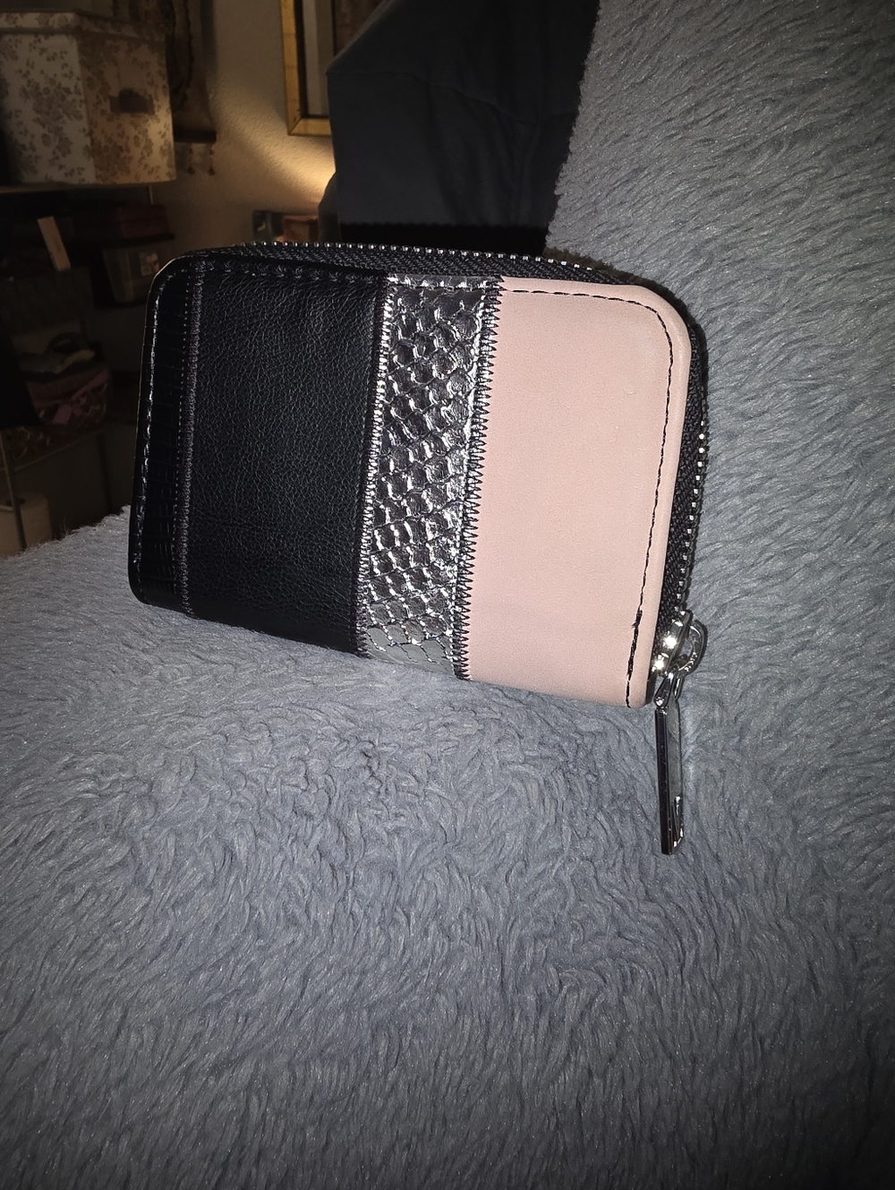 NWOT Women's Zip Wallet - Blush Pink, Black & Silver Accent BY Victoria's Secret - Picture 2 of 5